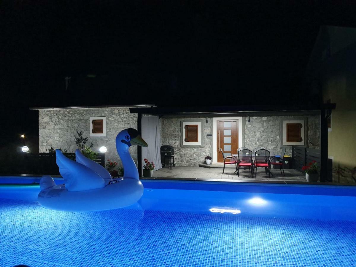 Villa Kos Lupoglav  Exterior photo